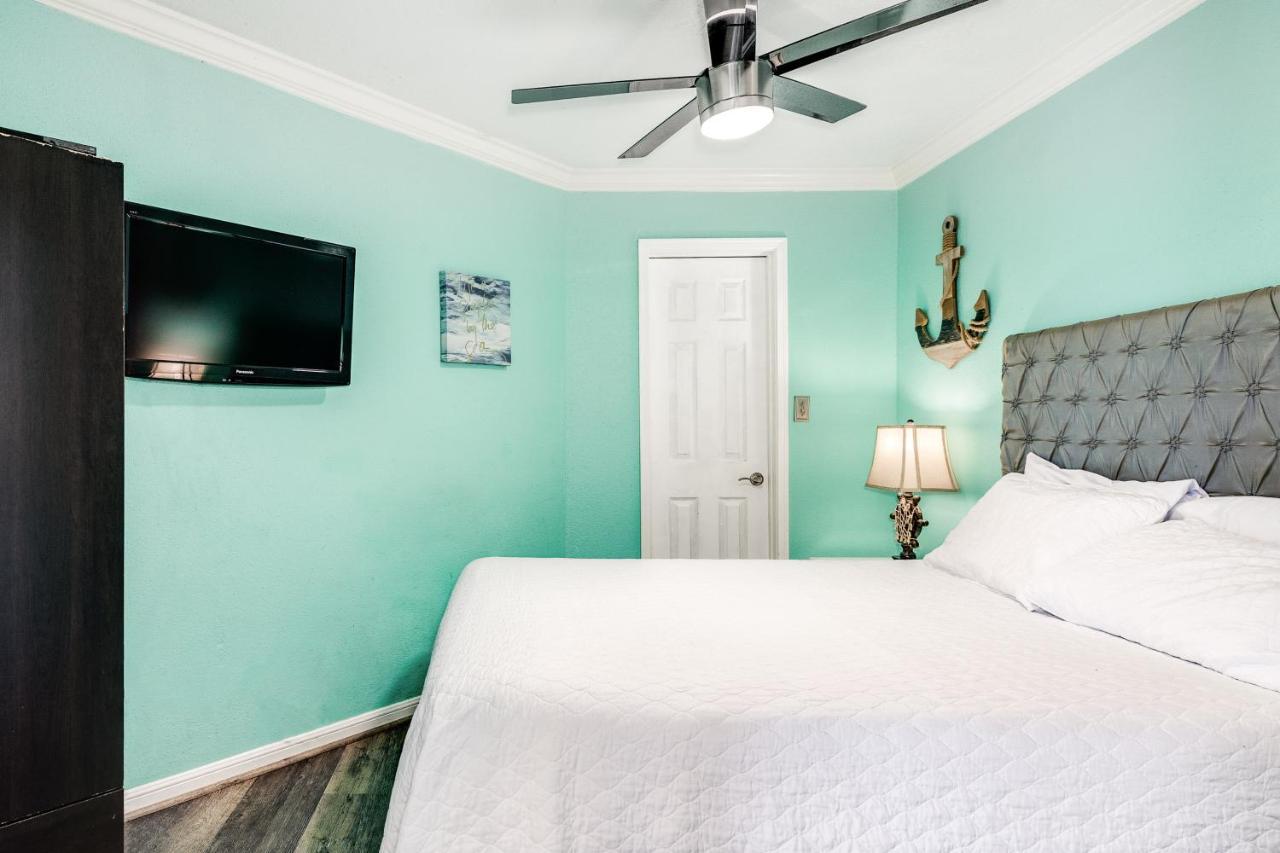 Victorian Condo Relax Refresh And Renew Galveston Exterior photo